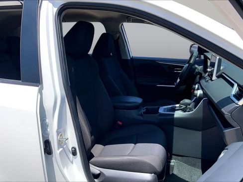Used 2025 Toyota RAV4 LE AWD/4WD image 9