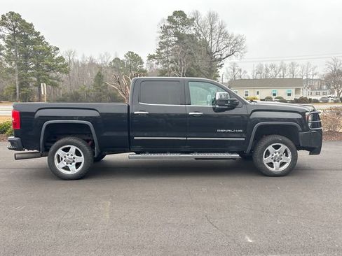 Used 2015 GMC Sierra 2500 Denali image 6