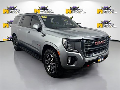 Used 2023 GMC Yukon XL AT4 image 3
