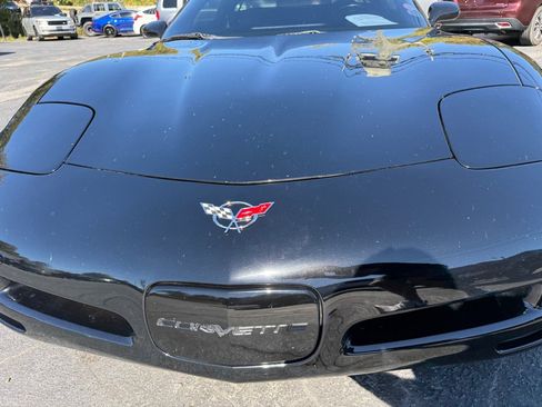 Used 1998 Chevrolet Corvette Coupe w/ Memory Pkg image 31