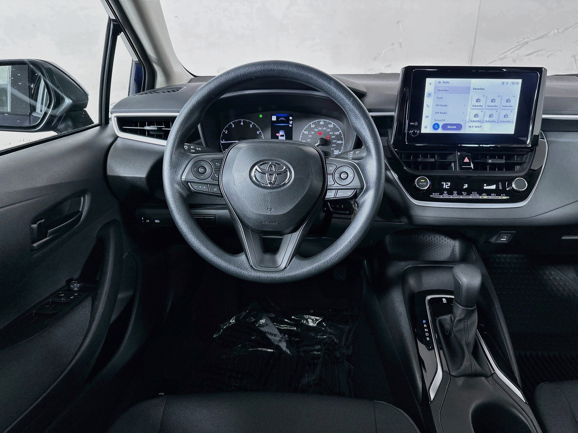 Used 2025 Toyota Corolla LE FWD image 20