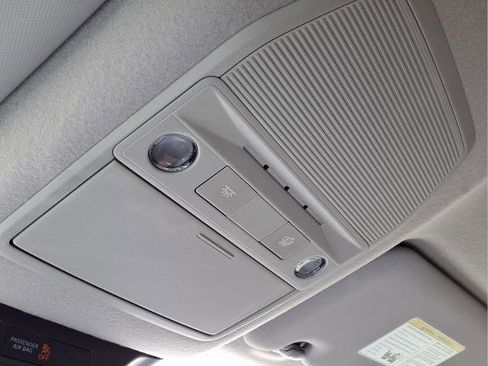 Certified 2025 Nissan Kicks SR image 26