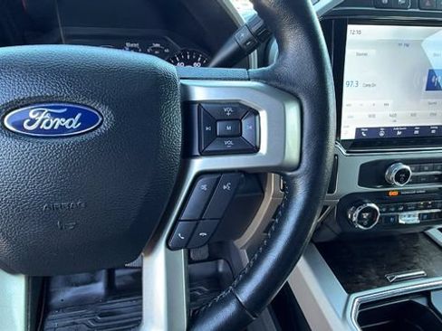 Used 2022 Ford F250 Lariat w/ Lariat Ultimate Package AWD/4WD image 29