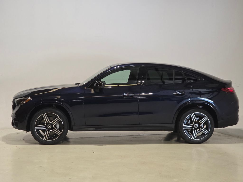 Used 2024 Mercedes-Benz GLC 300 4MATIC image 3