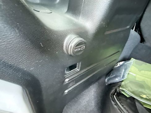Used 2022 Jeep Wrangler Unlimited Rubicon 4xe AWD/4WD image 32