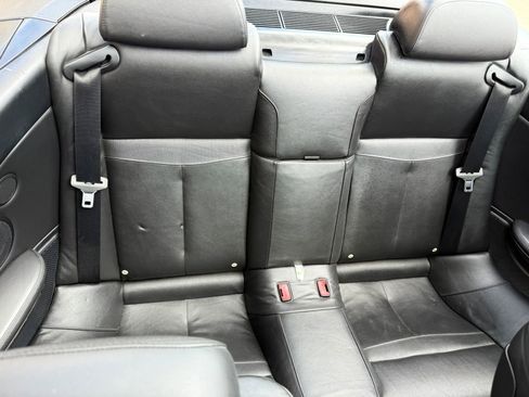 Used 2007 BMW 650i Convertible image 32