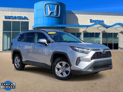 Used 2022 Toyota RAV4 XLE w/ Convenience Package image 1