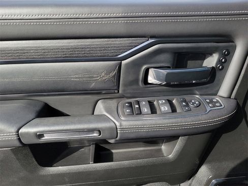 Used 2024 RAM 2500 Limited image 16