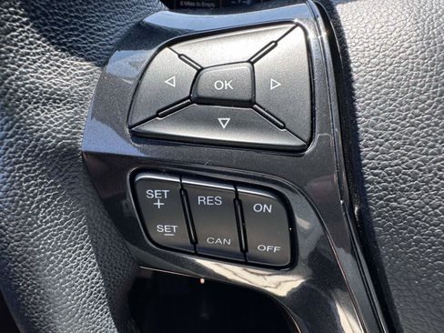 Used 2019 Ford Explorer XLT w/ Equipment Group 202A AWD/4WD image 18