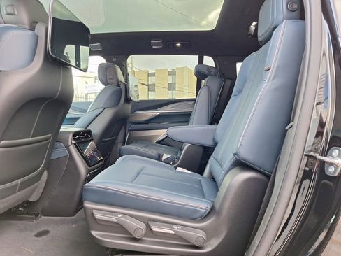 New 2025 Cadillac Escalade IQ Luxury 2 AWD/4WD image 13