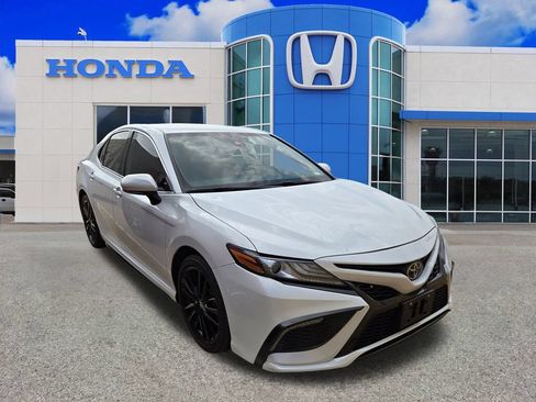 Used 2024 Toyota Camry XSE FWD image 12