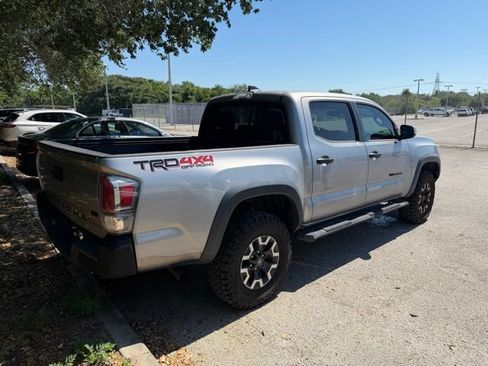Used 2020 Toyota Tacoma TRD Off-Road AWD/4WD image 10