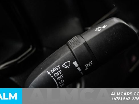 Used 2025 Toyota Camry SE image 28