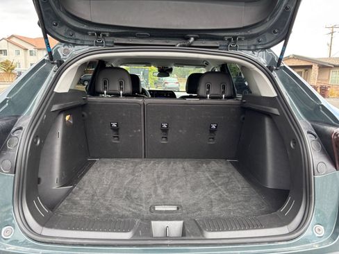 Used 2025 Chevrolet Trax LT FWD image 30