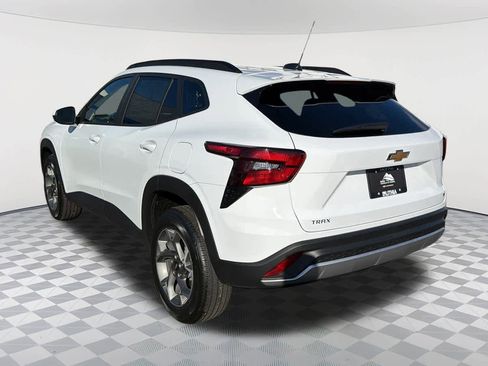 New 2026 Chevrolet Trax LT image 7
