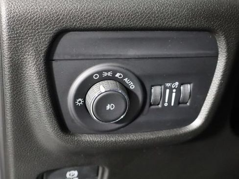 Used 2023 Jeep Grand Cherokee Limited w/ Black Appearance Package RWD image 23