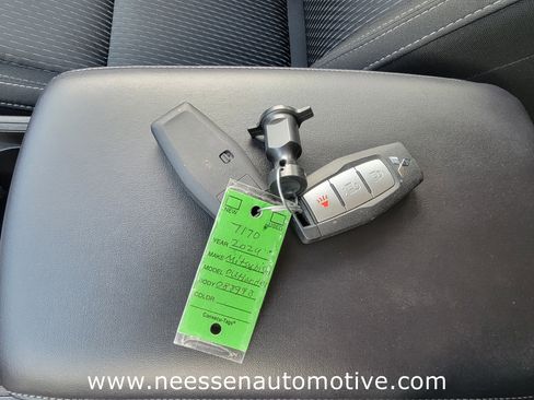 Used 2024 Mitsubishi Outlander ES image 26