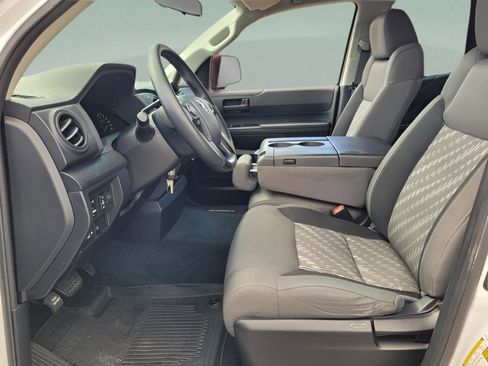 Used 2018 Toyota Tundra SR5 image 9