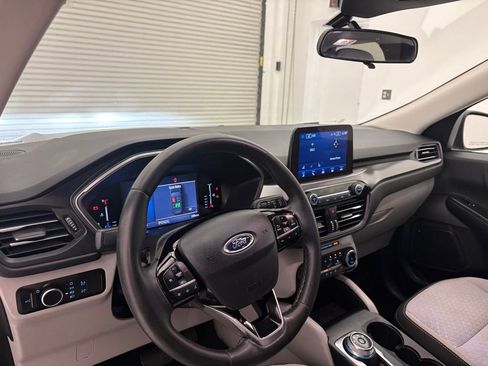 Used 2023 Ford Escape Active AWD/4WD image 2
