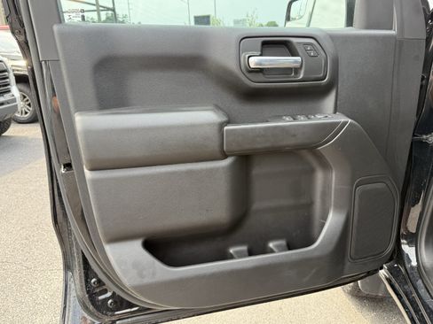 Used 2022 Chevrolet Silverado 1500 Custom Trail Boss AWD/4WD image 14