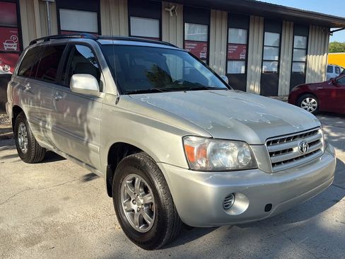 Used 2004 Toyota Highlander 2WD V6 image 3