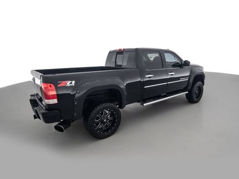 Used 2013 GMC Sierra 2500 Denali w/ Suspension Package, Off-Road AWD/4WD image 5