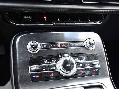 Used 2022 Lincoln Nautilus AWD w/ Premium Package image 28