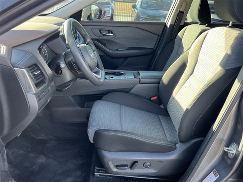 Certified 2023 Nissan Rogue SV image 10