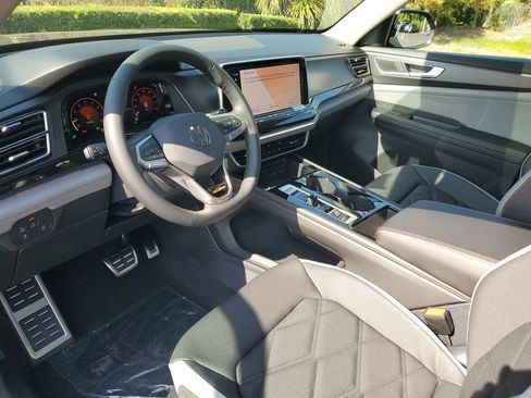 New 2026 Volkswagen Atlas Peak Edition image 22