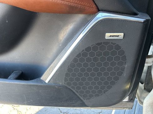 Used 2019 Cadillac Escalade ESV Premium Luxury image 14