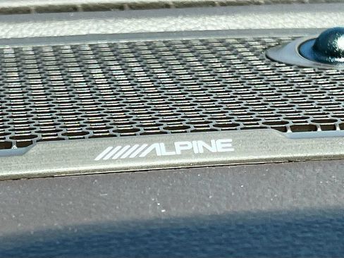 Used 2025 RAM 1500 Laramie AWD/4WD image 19