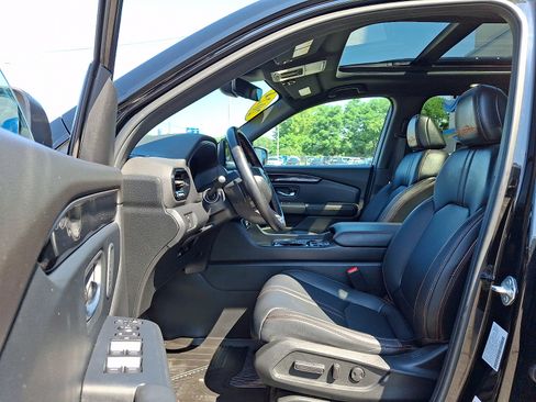 Used 2024 Honda Pilot TrailSport image 16