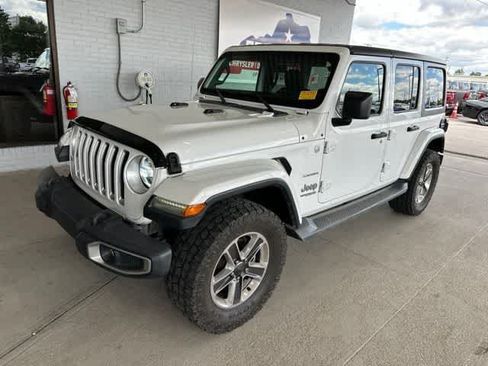 Used 2018 Jeep Wrangler Unlimited Sahara w/ Cold Weather Group AWD/4WD image 2