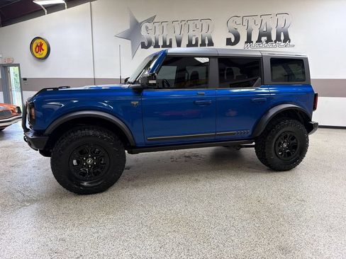 Used 2021 Ford Bronco First Edition AWD/4WD image 2