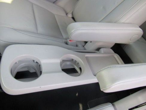 Used 2019 Toyota Highlander XLE AWD/4WD image 53