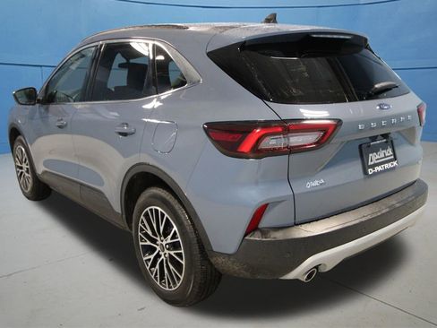 Used 2025 Ford Escape SE FWD image 32