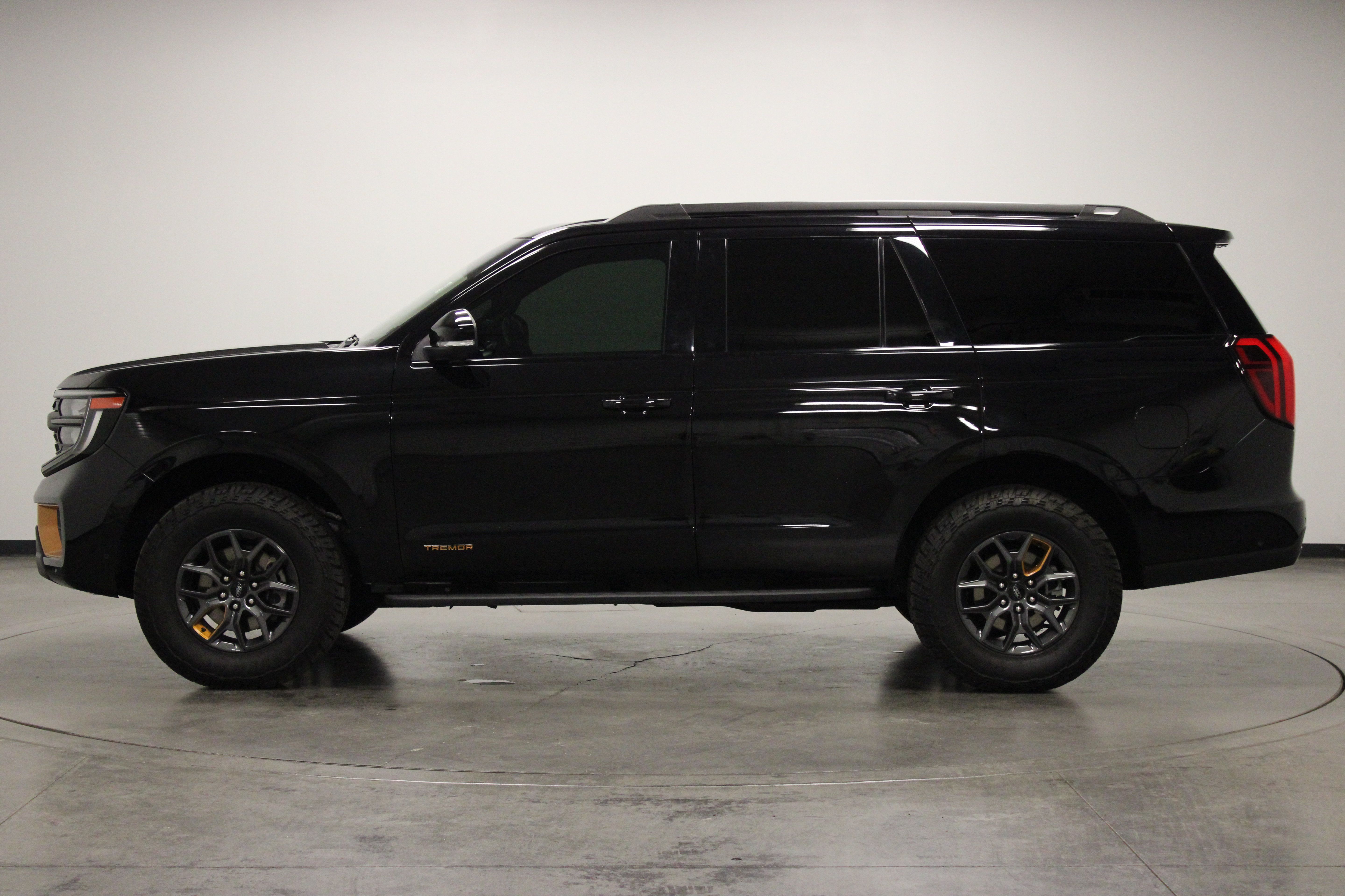 Used 2025 Ford Expedition Tremor AWD/4WD image 5