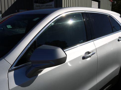 Used 2021 Cadillac XT4 Luxury w/ Cold Weather Package image 5