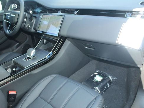 New 2026 Land Rover Range Rover Evoque Dynamic SE AWD/4WD image 24
