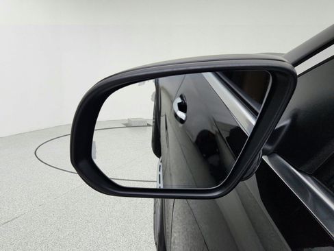 Certified 2026 Mercedes-Benz GLS 450 4MATIC image 31