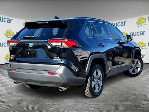 Used 2022 Toyota RAV4 XLE image 6