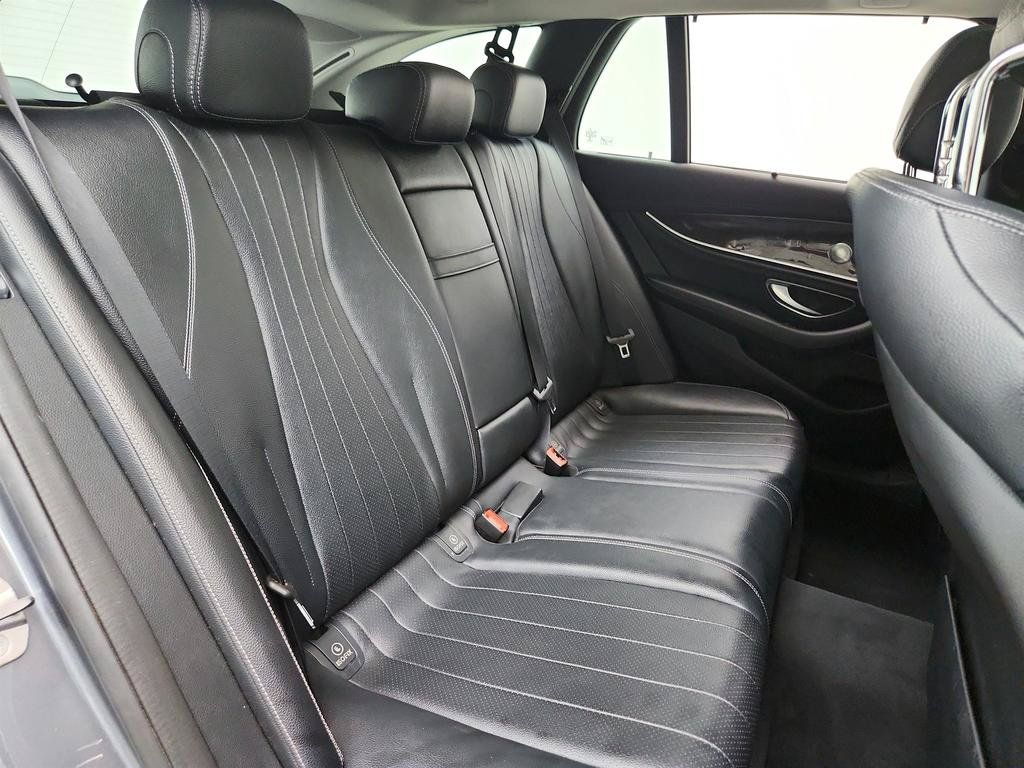 Used 2018 Mercedes-Benz E 400 4MATIC Wagon image 29