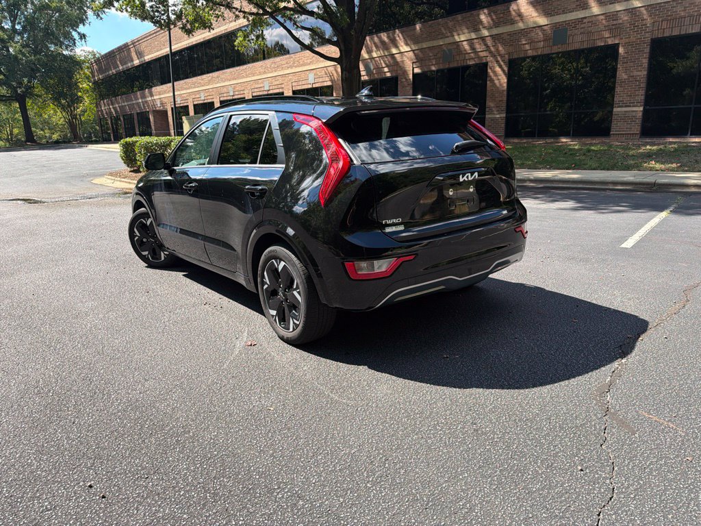 Used 2023 Kia Niro Wind FWD image 2
