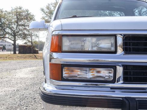 Used 1989 Chevrolet Silverado 1500 2WD Regular Cab image 28