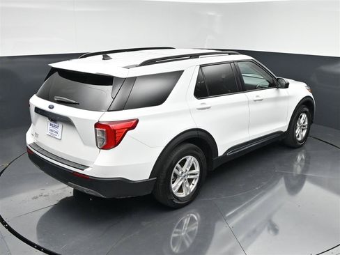 Used 2021 Ford Explorer XLT w/ Equipment Group 202A RWD image 24