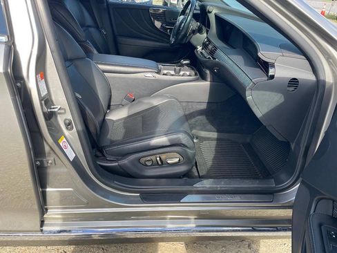 Used 2018 Lexus LS 500h AWD image 13
