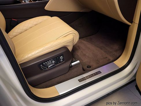 Used 2019 Bentley Bentayga AWD/4WD image 64