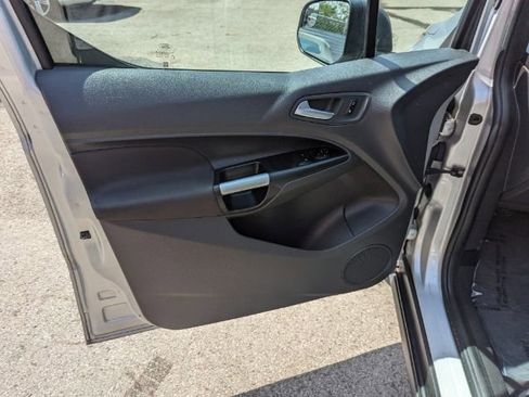 Used 2018 Ford Transit Connect XLT image 11