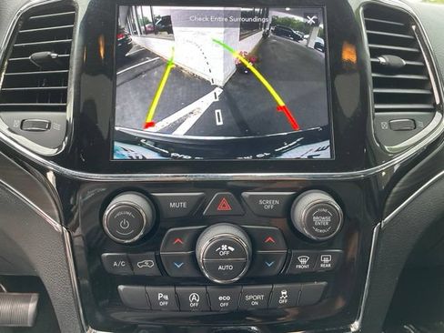 Used 2022 Jeep Grand Cherokee Limited AWD/4WD image 20