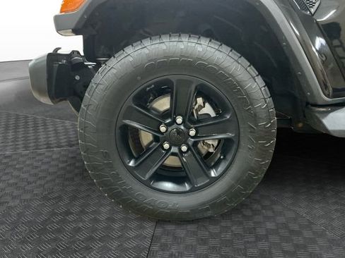 Used 2020 Jeep Wrangler Unlimited Sahara image 15